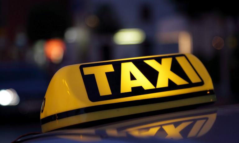 Có nên mua xe trả góp chạy taxi không?